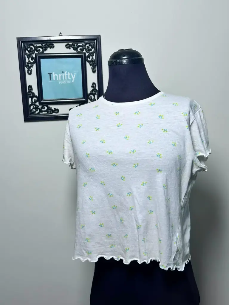 Cute Floral Pattern Top with lettuce-edge hems